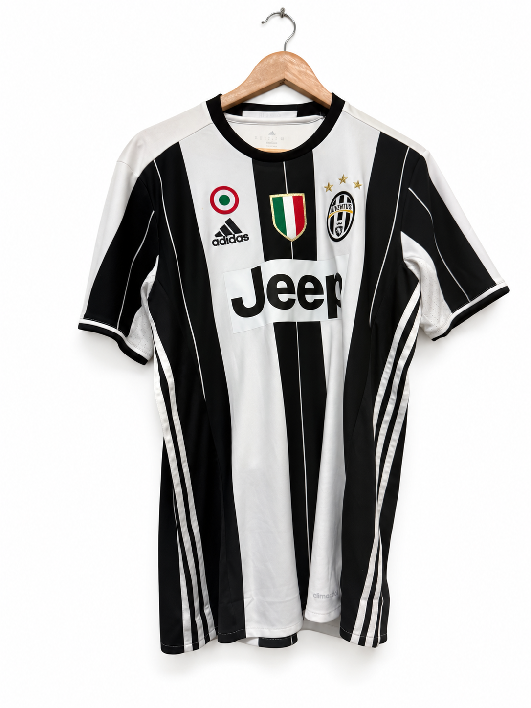 Juventus 2016/17 thuisshirt maat M met Marchisio #8 met handtekening, voorkant